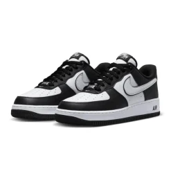 Nike Air Force 1 07 - Black / White